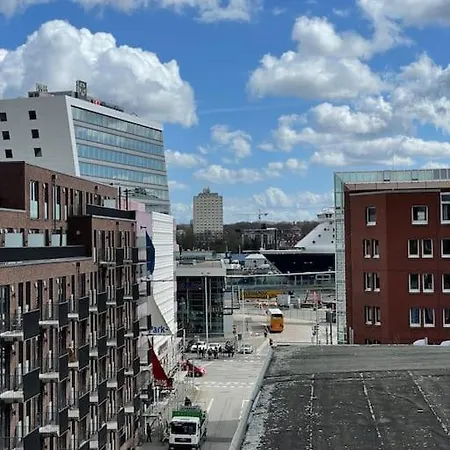 Apartment Rooftop Mit Foerdeblick, Zentral & Nah Am Hbf