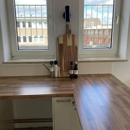 Rooftop Mit Foerdeblick, Zentral & Nah Am Hbf Apartamento