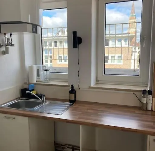 Appartement Rooftop Mit Foerdeblick, Zentral & Nah Am Hbf Kiel